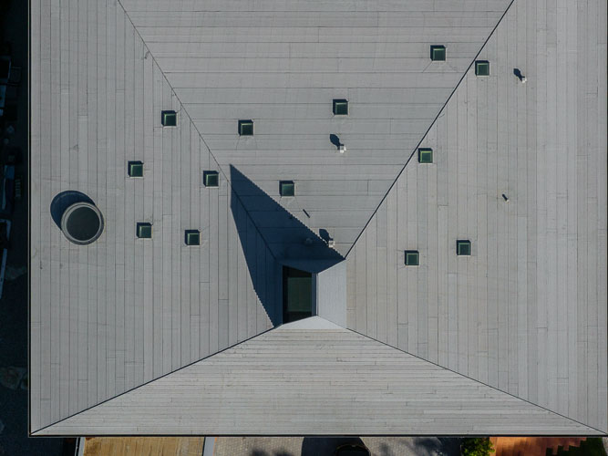 MiroRivera_Lotus_MainHouse