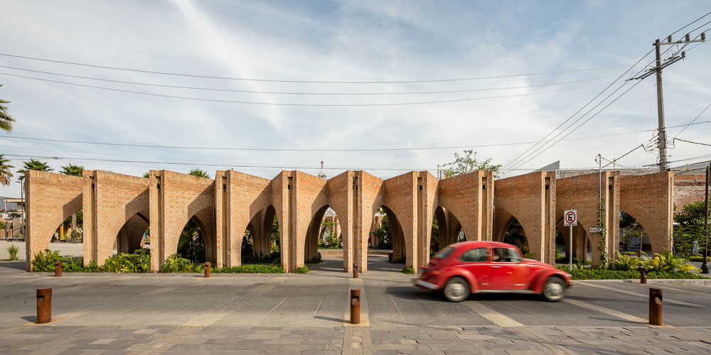 Tmagazine_CentralGardenArches