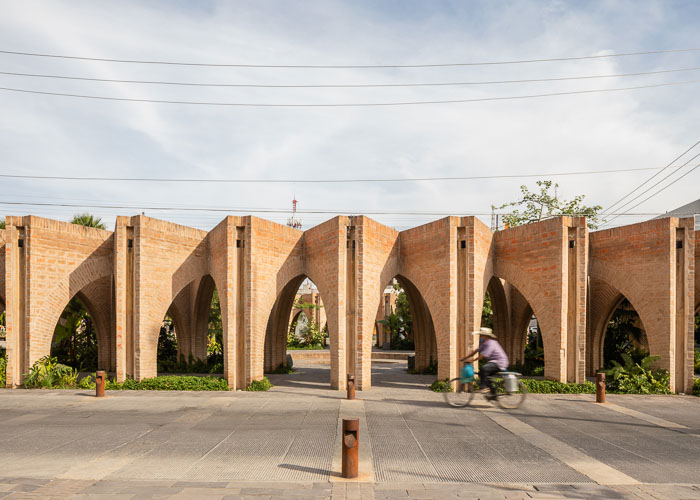 Tmagazine_CentralGardenArches